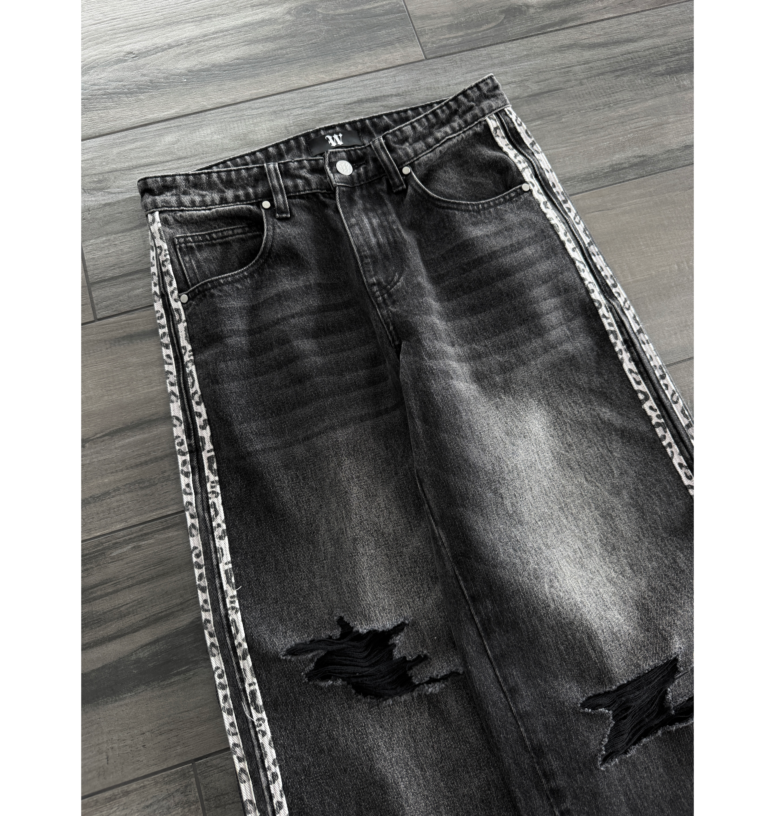 CLAWED SNOW LEOPARD JEANS